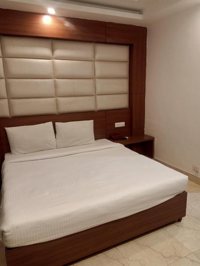 גורגאון Hotel Chaupal By Casa Bella מראה חיצוני תמונה