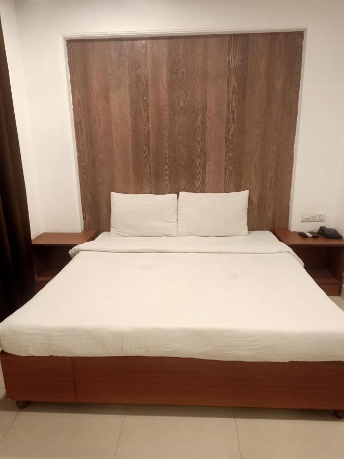 גורגאון Hotel Chaupal By Casa Bella מראה חיצוני תמונה