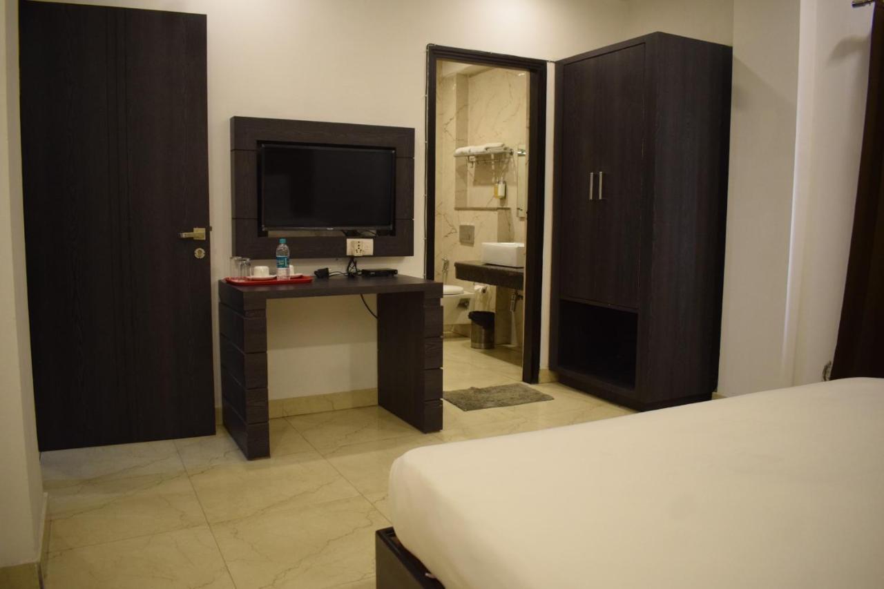 גורגאון Hotel Chaupal By Casa Bella מראה חיצוני תמונה