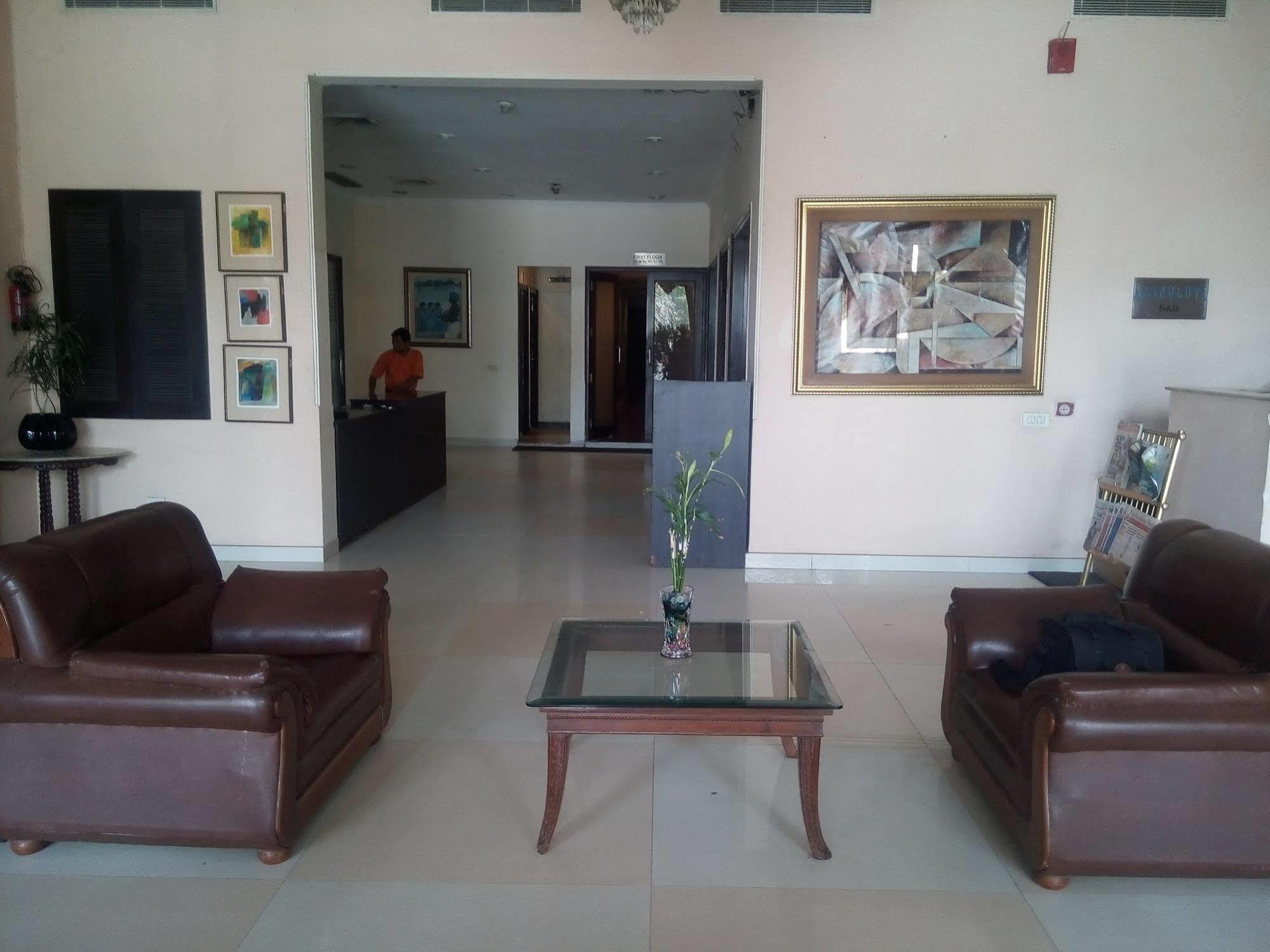 גורגאון Hotel Chaupal By Casa Bella מראה חיצוני תמונה