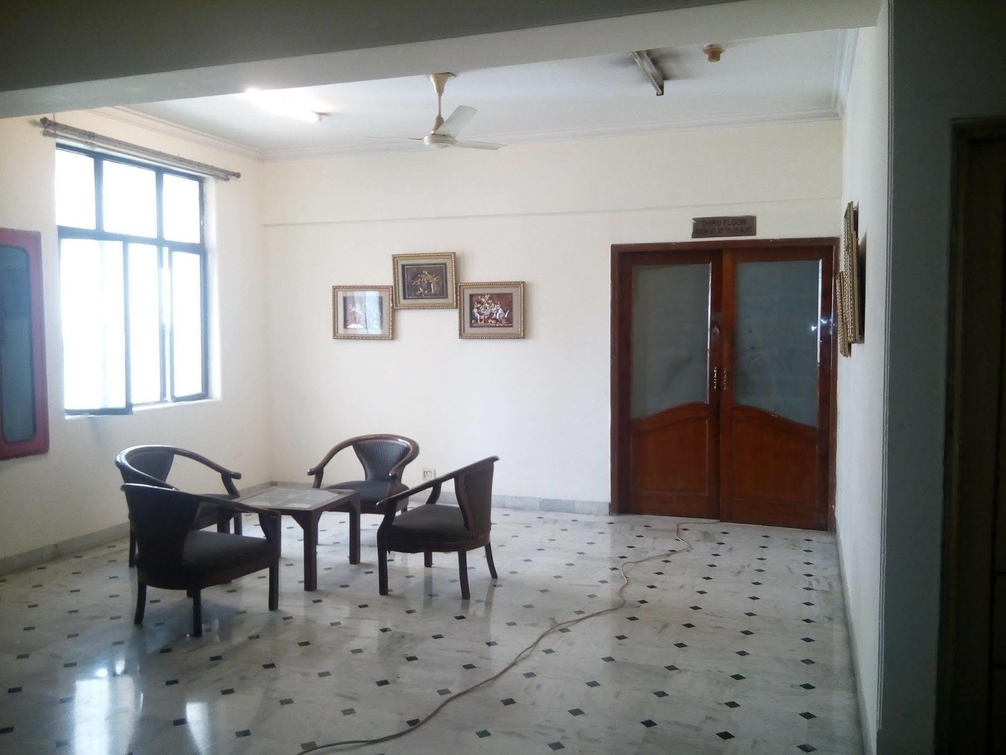 גורגאון Hotel Chaupal By Casa Bella מראה חיצוני תמונה